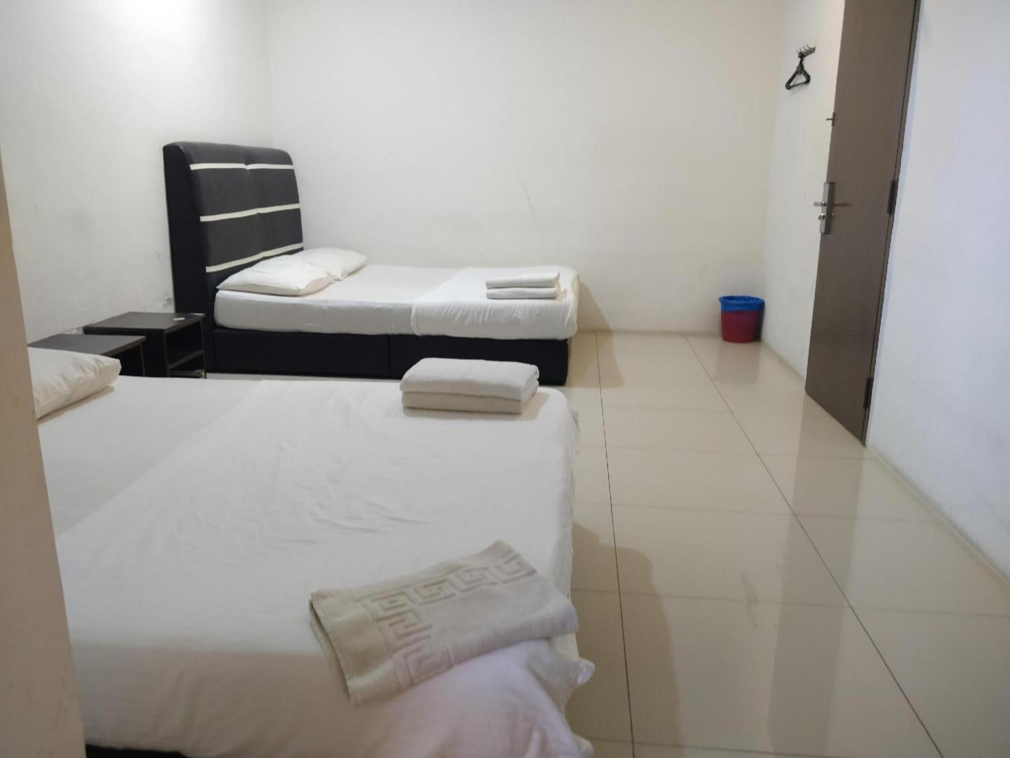 Oyo 90995 Hotel Nk Impian Seri Iskandar Exterior photo